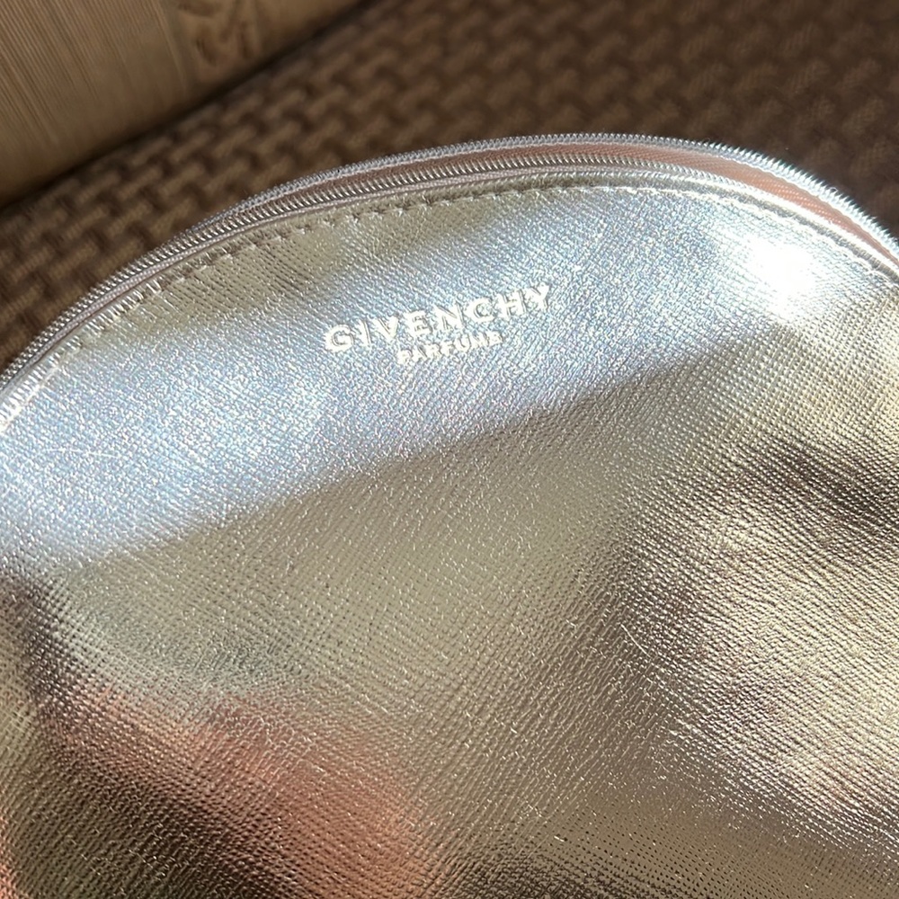 Perfume / makeup bag